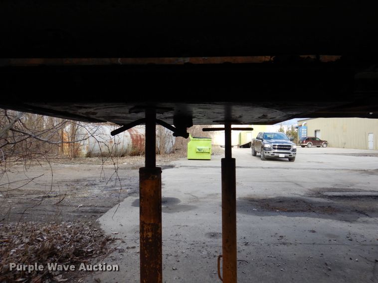 image for item DL3748 1976 Trailmobile F11S4MCM-4  tank trailer