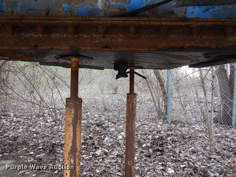 image for item DL3748 1976 Trailmobile F11S4MCM-4  tank trailer