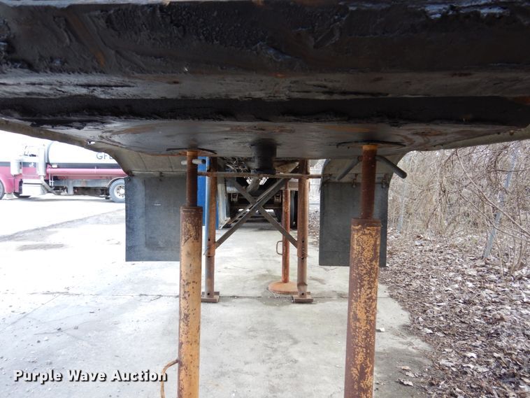 image for item DL3748 1976 Trailmobile F11S4MCM-4  tank trailer