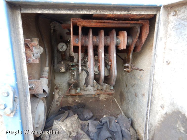 image for item DL3748 1976 Trailmobile F11S4MCM-4  tank trailer