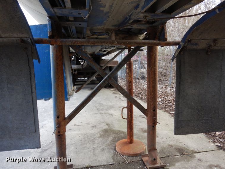 image for item DL3748 1976 Trailmobile F11S4MCM-4  tank trailer