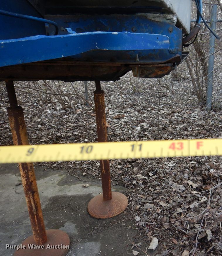 image for item DL3748 1976 Trailmobile F11S4MCM-4  tank trailer