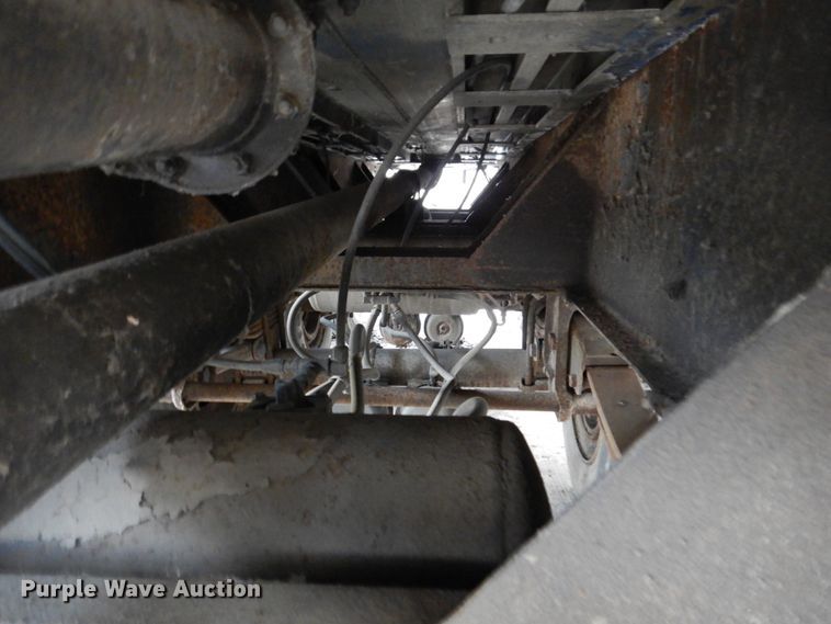 image for item DL3748 1976 Trailmobile F11S4MCM-4  tank trailer