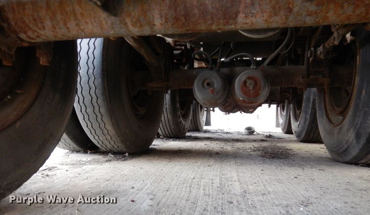 image for item DL3748 1976 Trailmobile F11S4MCM-4  tank trailer