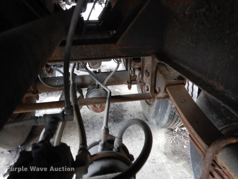 image for item DL3748 1976 Trailmobile F11S4MCM-4  tank trailer