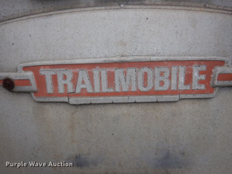 image for item DL3748 1976 Trailmobile F11S4MCM-4  tank trailer