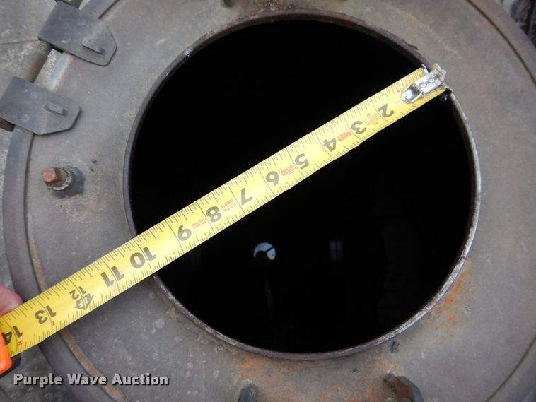 image for item DL3748 1976 Trailmobile F11S4MCM-4  tank trailer