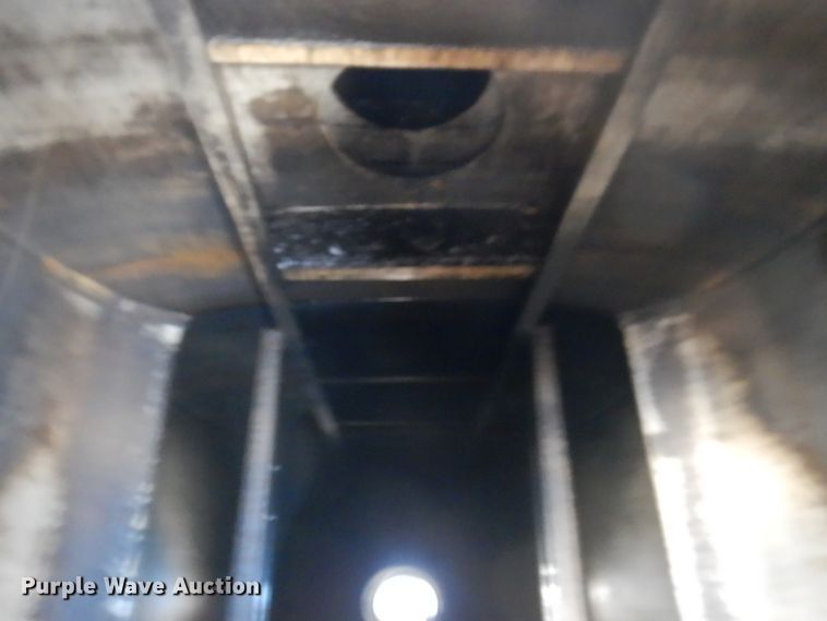 image for item DL3748 1976 Trailmobile F11S4MCM-4  tank trailer