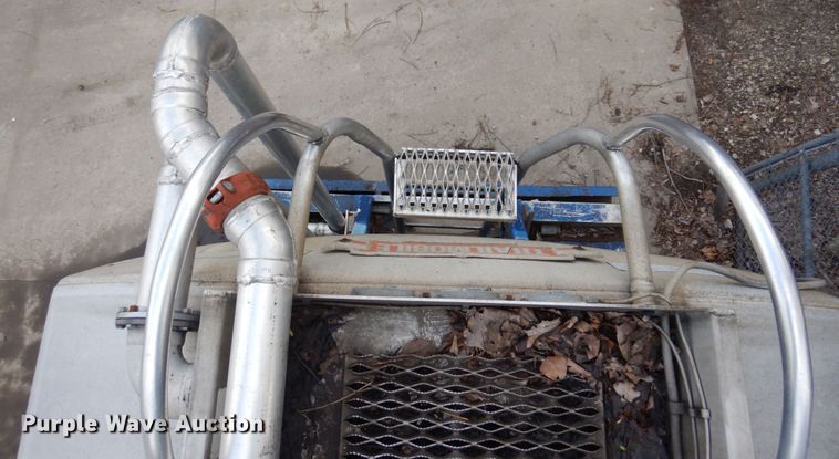 image for item DL3748 1976 Trailmobile F11S4MCM-4  tank trailer