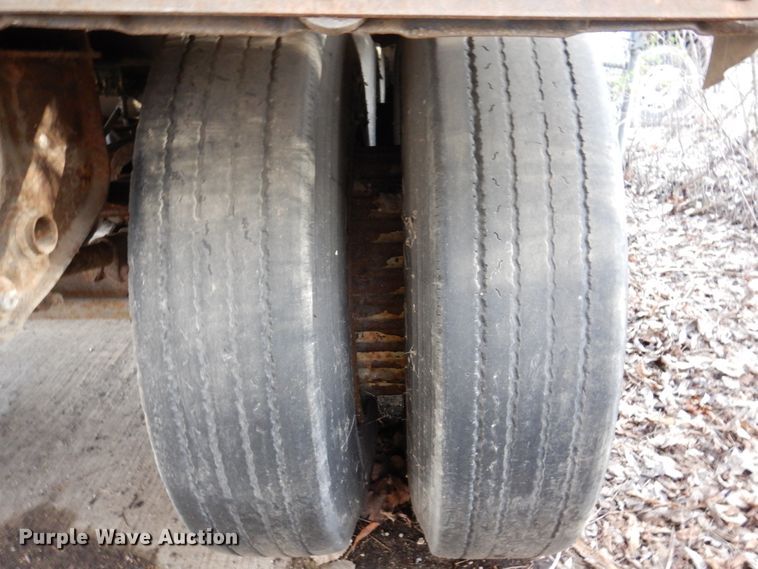 image for item DL3748 1976 Trailmobile F11S4MCM-4  tank trailer