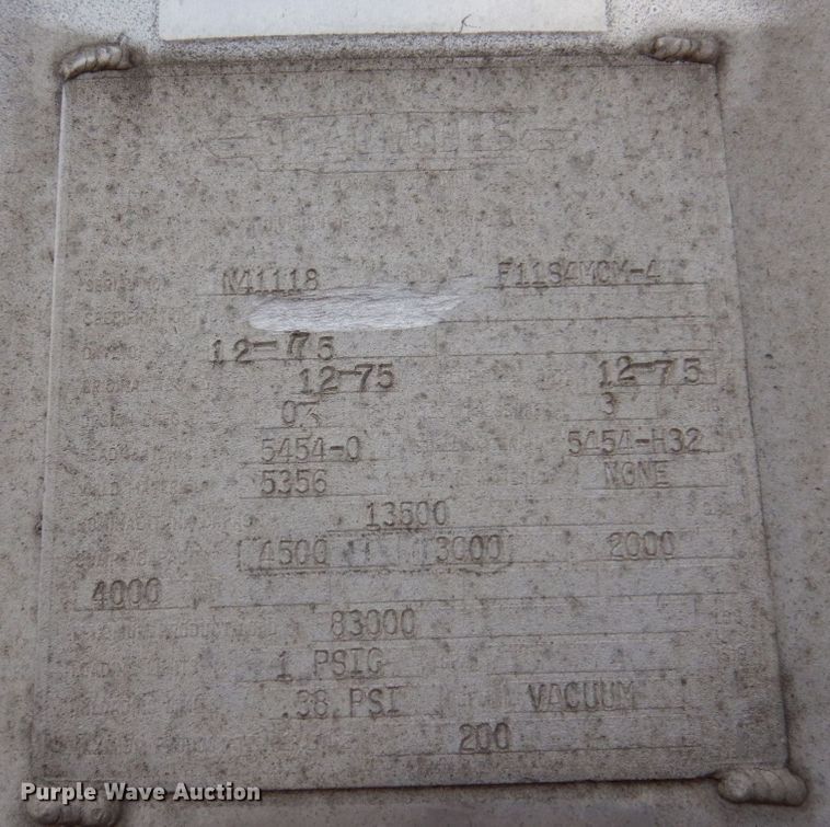 image for item DL3748 1976 Trailmobile F11S4MCM-4  tank trailer