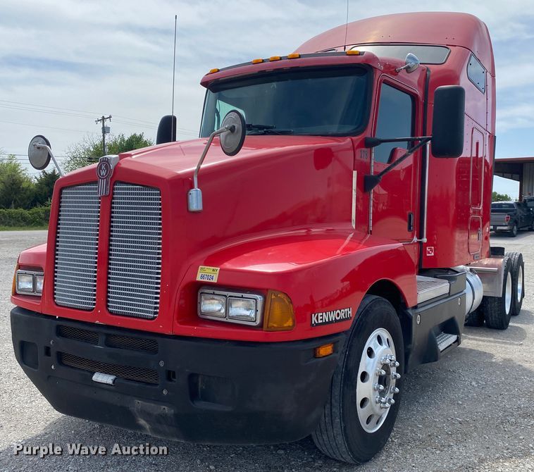 image for item DM4083 2006 Kenworth T600  semi truck