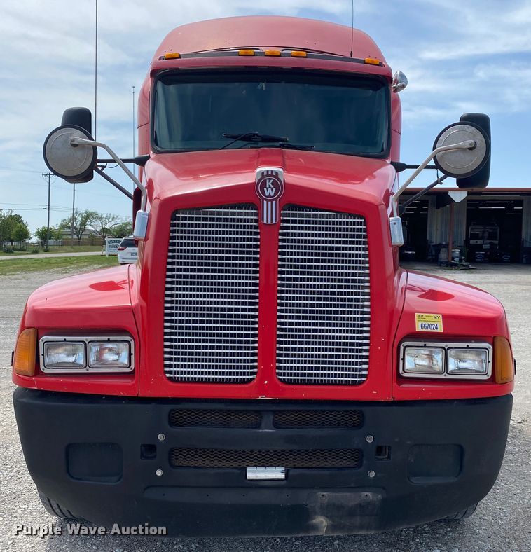 image for item DM4083 2006 Kenworth T600  semi truck