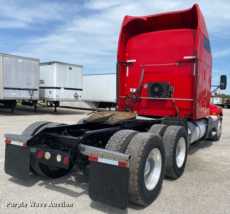 image for item DM4083 2006 Kenworth T600  semi truck