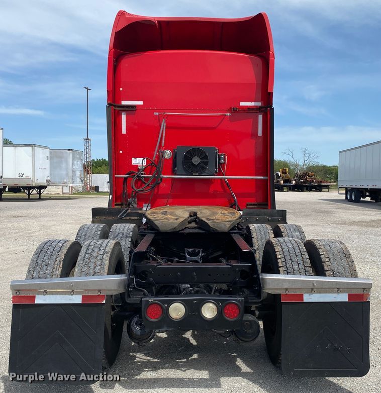 image for item DM4083 2006 Kenworth T600  semi truck