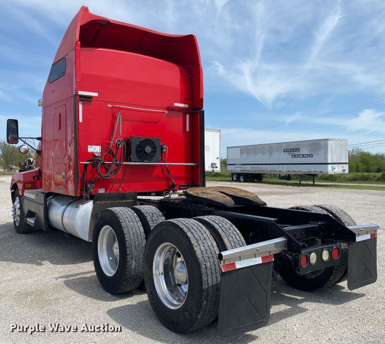 image for item DM4083 2006 Kenworth T600  semi truck