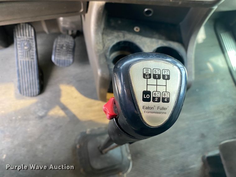 image for item DM4083 2006 Kenworth T600  semi truck