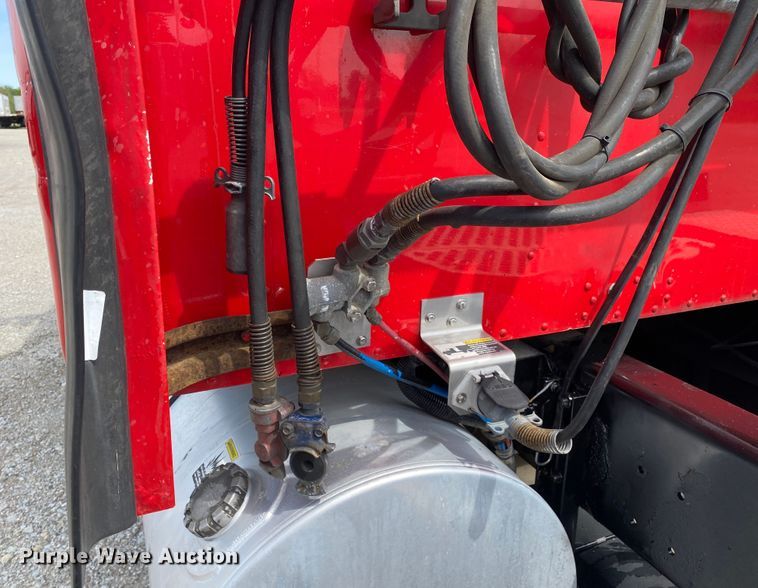 image for item DM4083 2006 Kenworth T600  semi truck