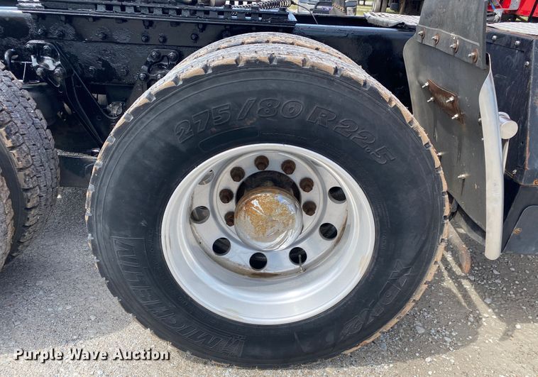 image for item DM4083 2006 Kenworth T600  semi truck