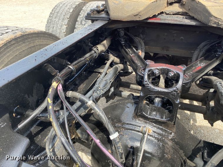 image for item DM4083 2006 Kenworth T600  semi truck