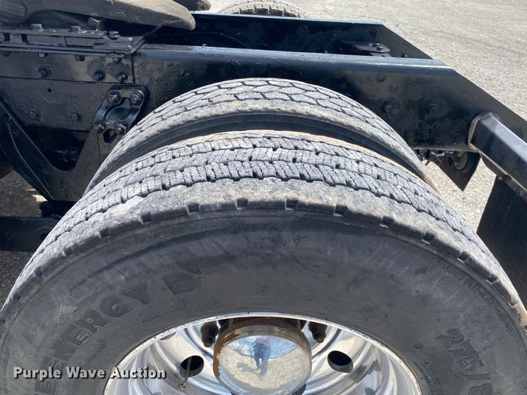 image for item DM4083 2006 Kenworth T600  semi truck