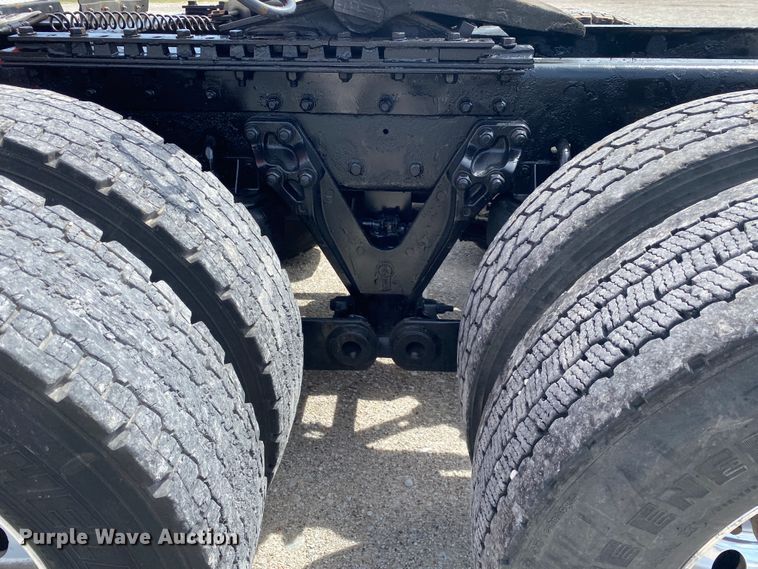 image for item DM4083 2006 Kenworth T600  semi truck