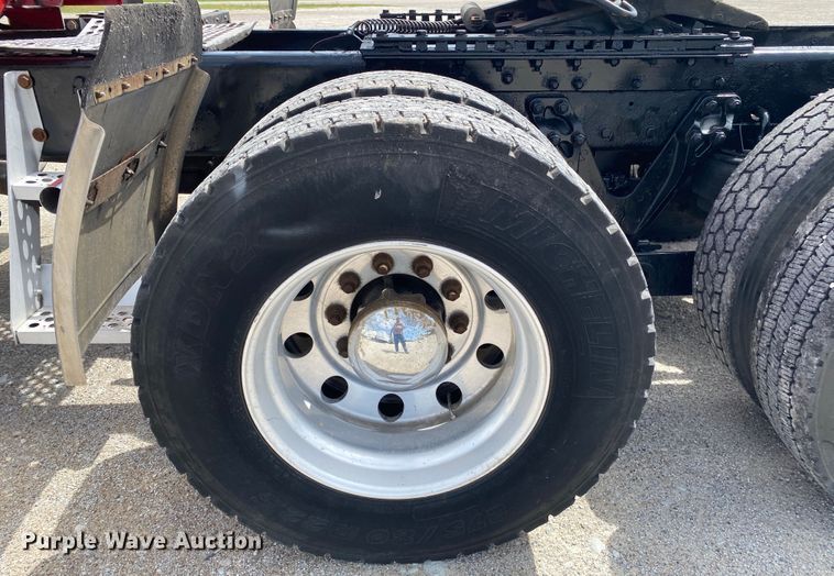 image for item DM4083 2006 Kenworth T600  semi truck