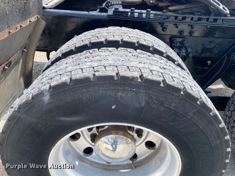 image for item DM4083 2006 Kenworth T600  semi truck