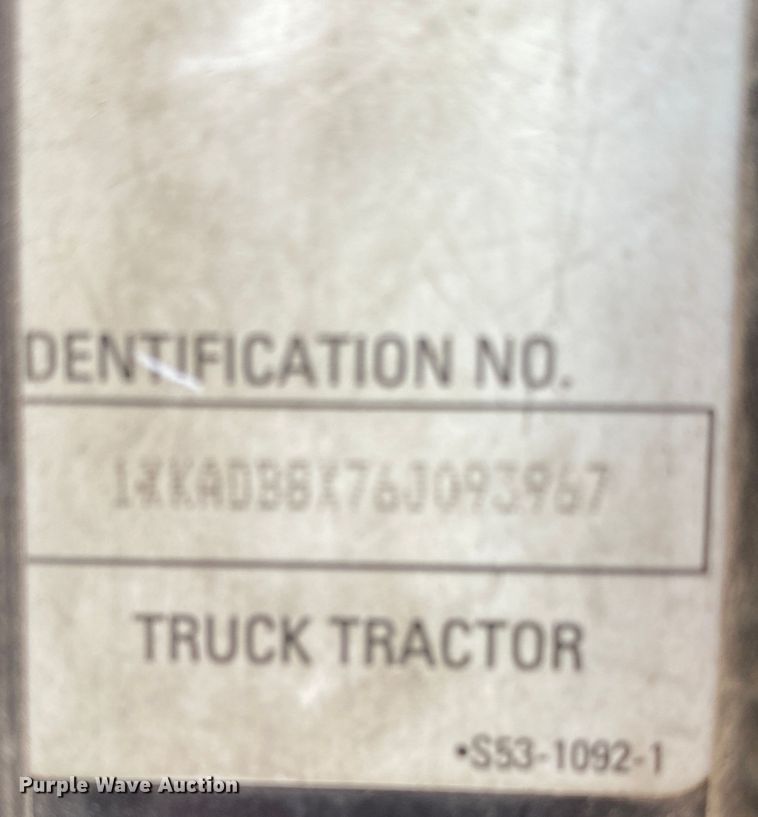 image for item DM4083 2006 Kenworth T600  semi truck