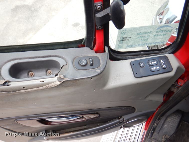 image for item DM6127 2011 International Lonestar  semi truck