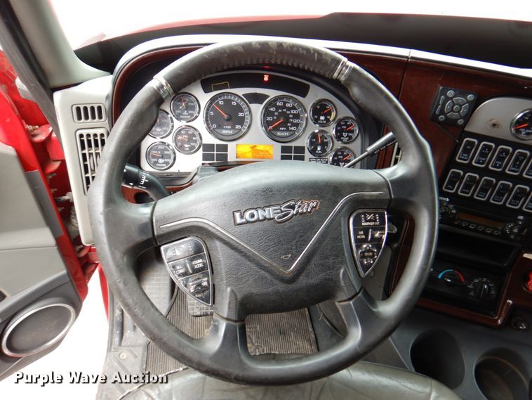 image for item DM6127 2011 International Lonestar  semi truck