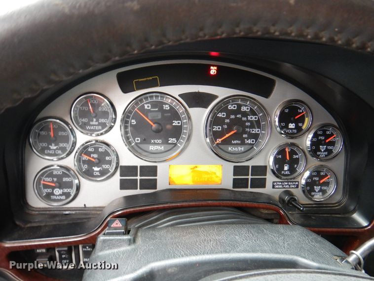 image for item DM6127 2011 International Lonestar  semi truck