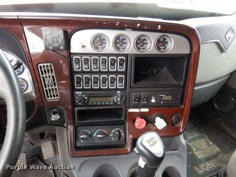 image for item DM6127 2011 International Lonestar  semi truck