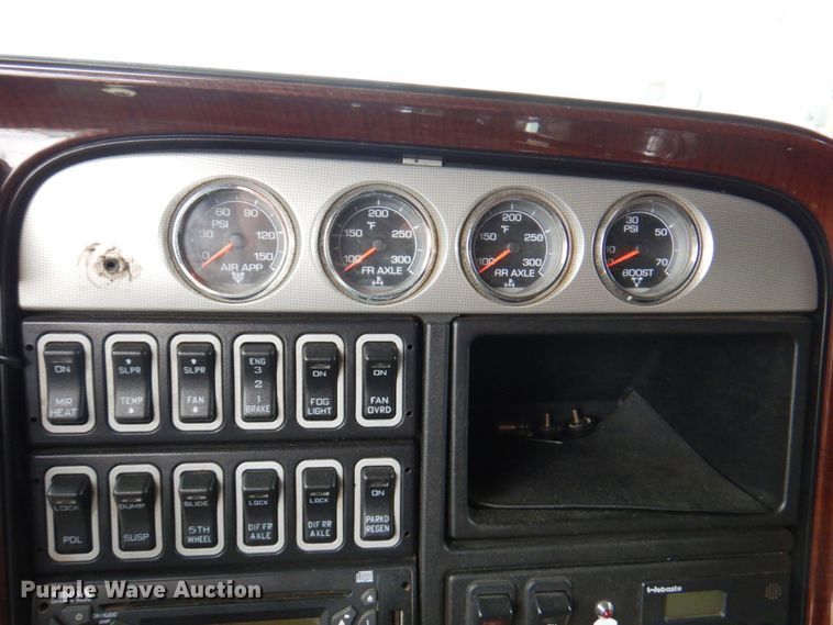 image for item DM6127 2011 International Lonestar  semi truck