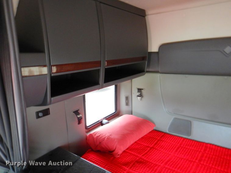 image for item DM6127 2011 International Lonestar  semi truck