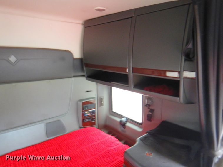 image for item DM6127 2011 International Lonestar  semi truck