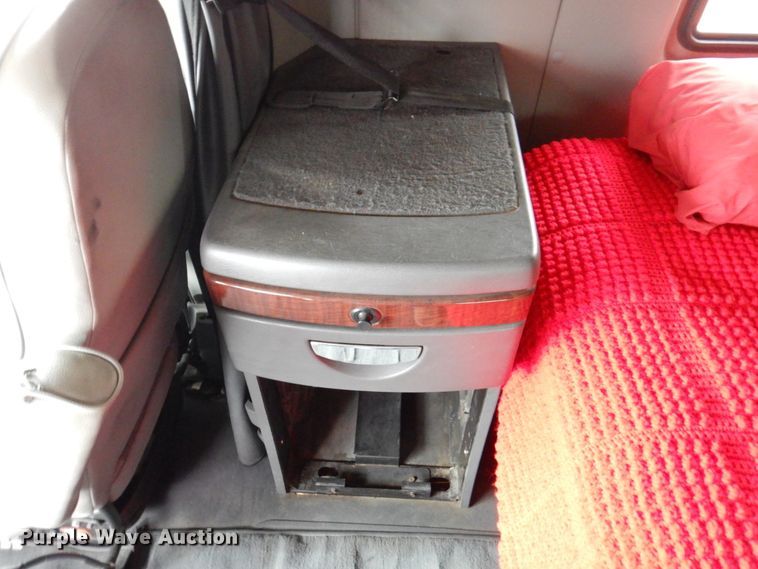 image for item DM6127 2011 International Lonestar  semi truck