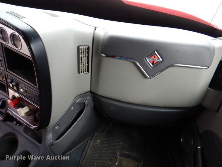 image for item DM6127 2011 International Lonestar  semi truck