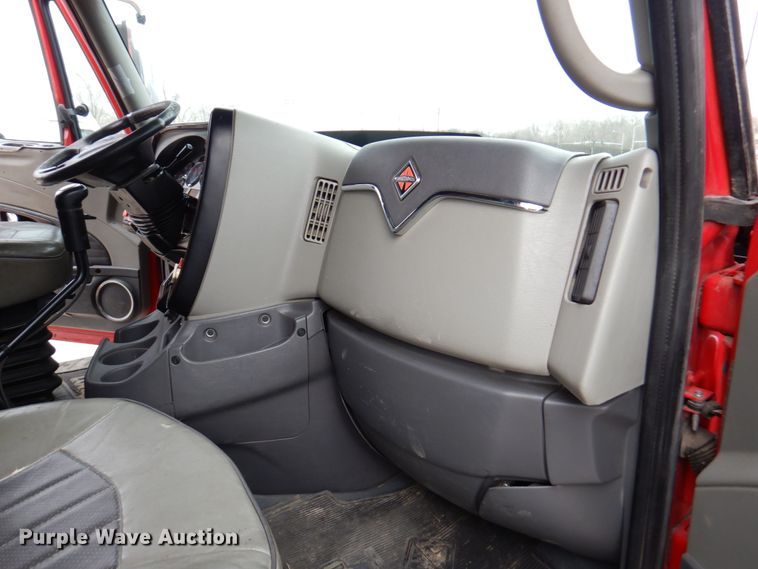 image for item DM6127 2011 International Lonestar  semi truck