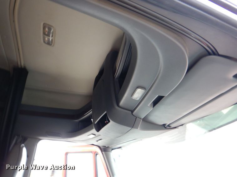 image for item DM6127 2011 International Lonestar  semi truck