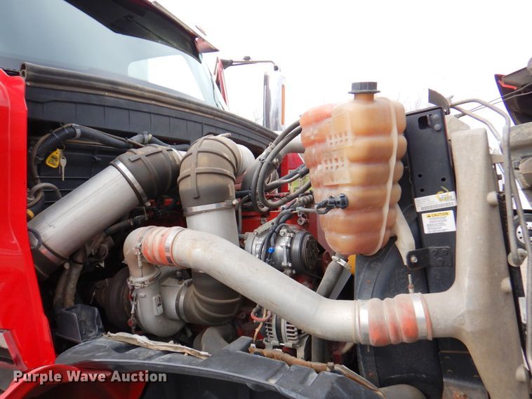 image for item DM6127 2011 International Lonestar  semi truck