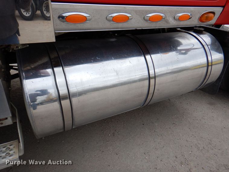 image for item DM6127 2011 International Lonestar  semi truck