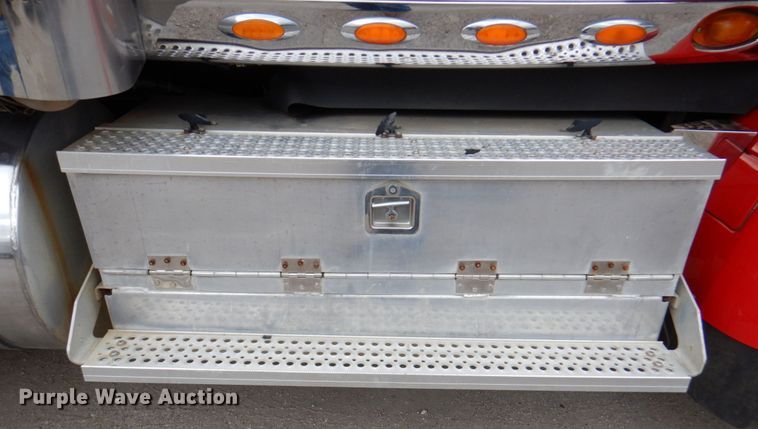 image for item DM6127 2011 International Lonestar  semi truck