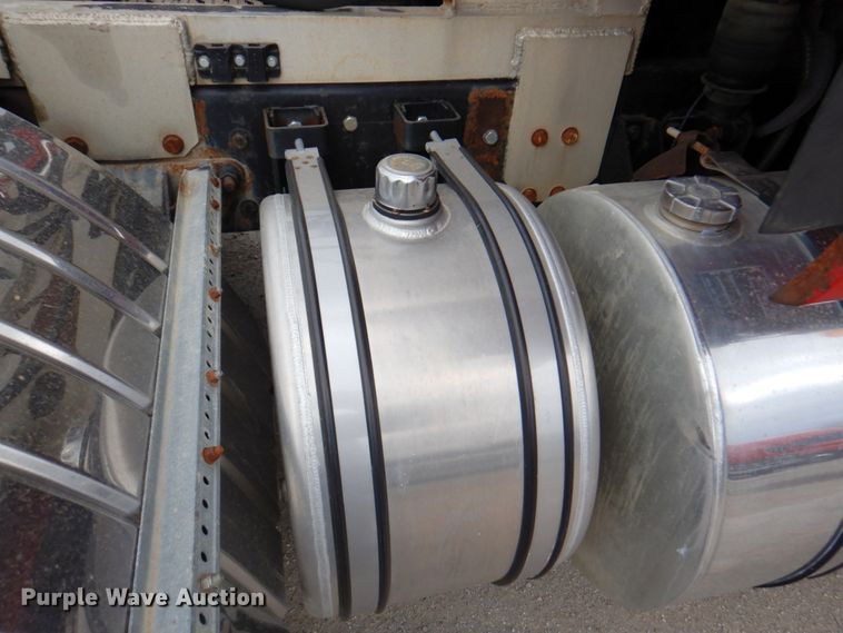 image for item DM6127 2011 International Lonestar  semi truck