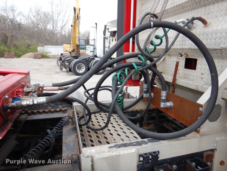 image for item DM6127 2011 International Lonestar  semi truck