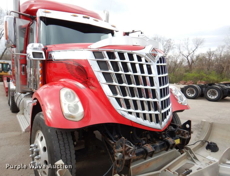image for item DM6127 2011 International Lonestar  semi truck