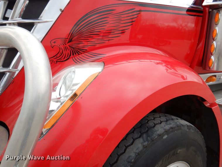 image for item DM6127 2011 International Lonestar  semi truck