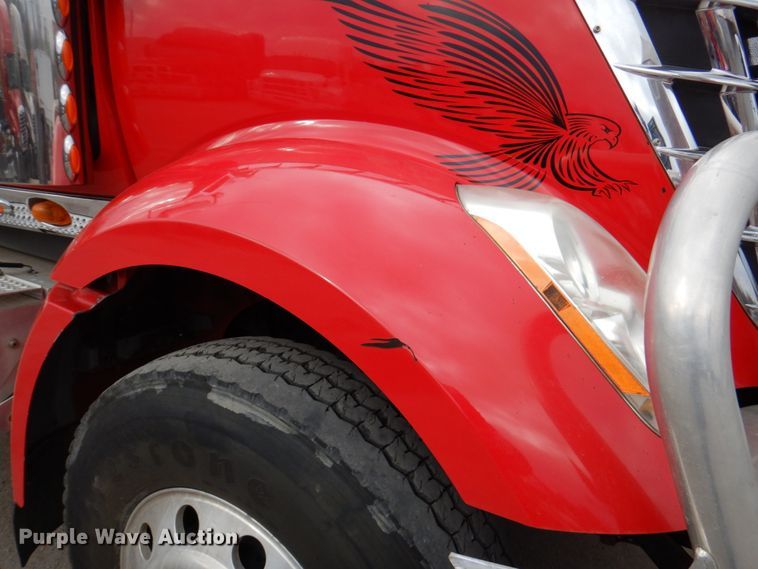 image for item DM6127 2011 International Lonestar  semi truck