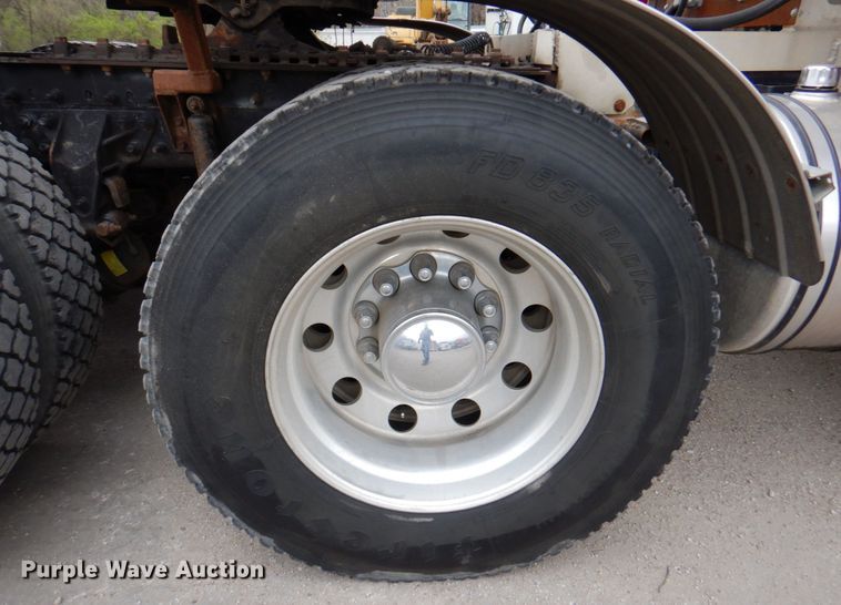 image for item DM6127 2011 International Lonestar  semi truck