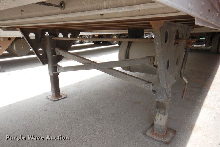 image for item DM6131 2003 Utility  refrigerated van trailer